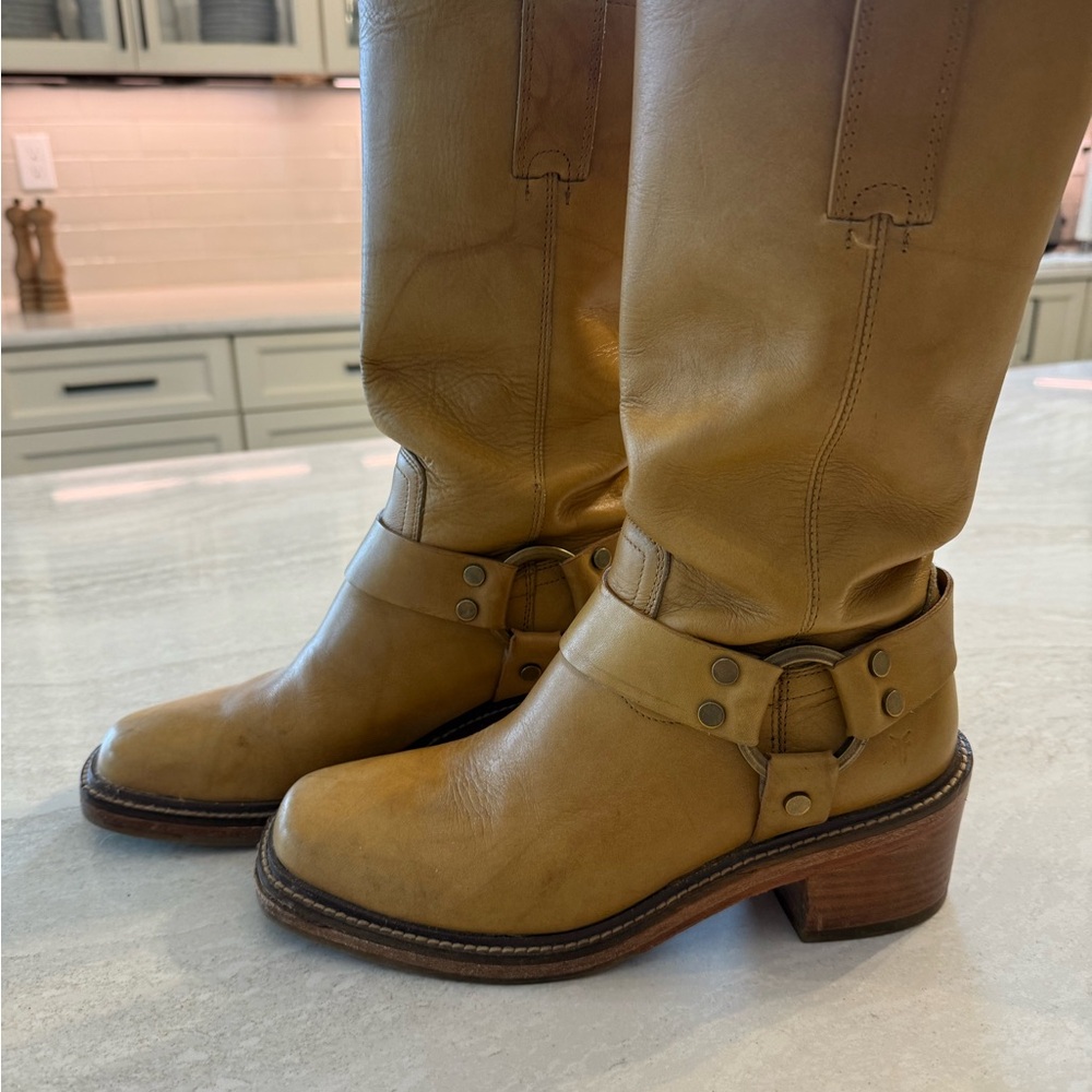 Frye Kate Harness Boots sz 8.5 (banana)